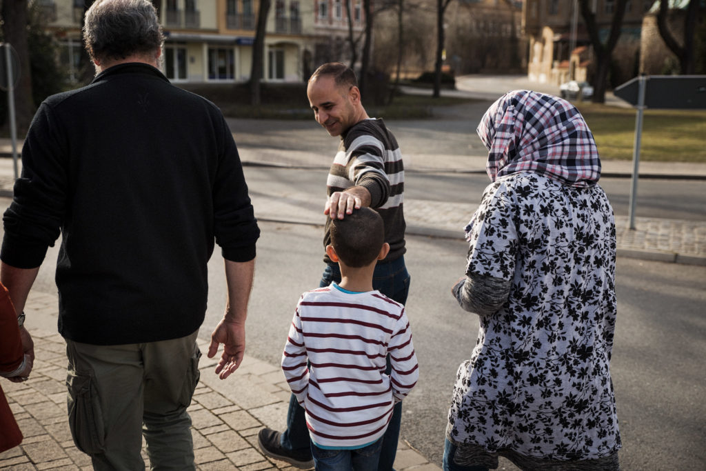 International Rescue Committee ambassador, and actor, Mandy Patinkin, reconnects with a Syrian refugee family.